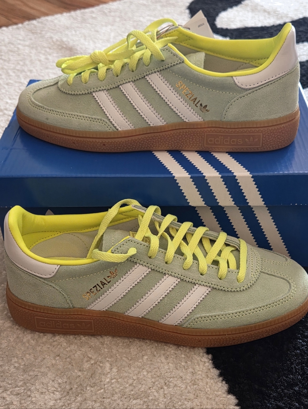 WOMEN'S ADIDAS HANDBALL SPEZIAL SNEAKER